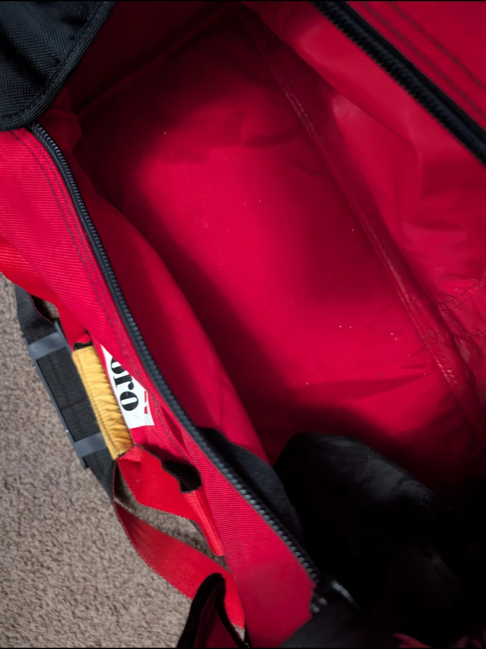 Vintage Marlboro Adventure Team Duffel Bag – Red Travel/Gym Bag